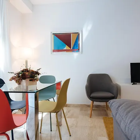 Triana Boutique Free Parking
